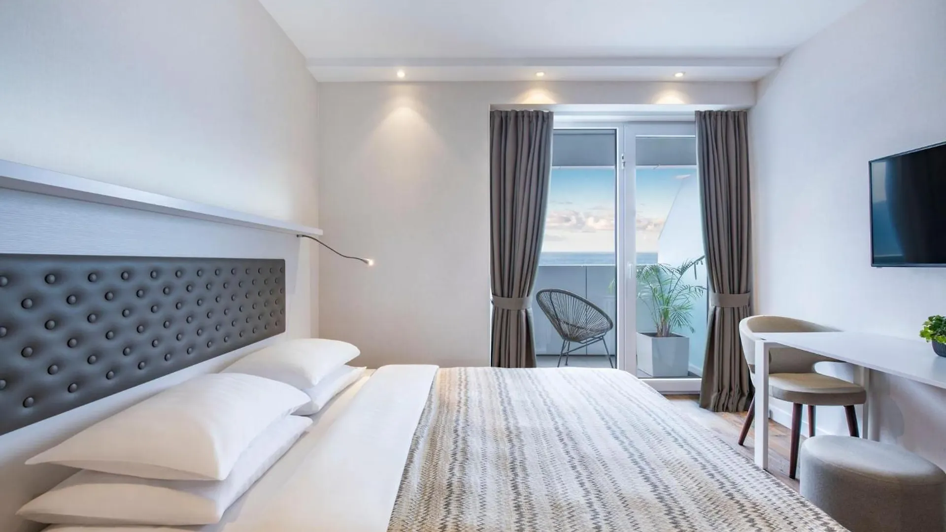 Alliance Palace Batumi By Marriott Hotel